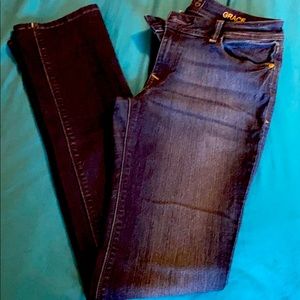DL1961 dark wash stretch jean, size 28